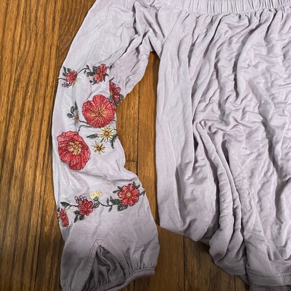 AE blouse - Picture 2 of 4